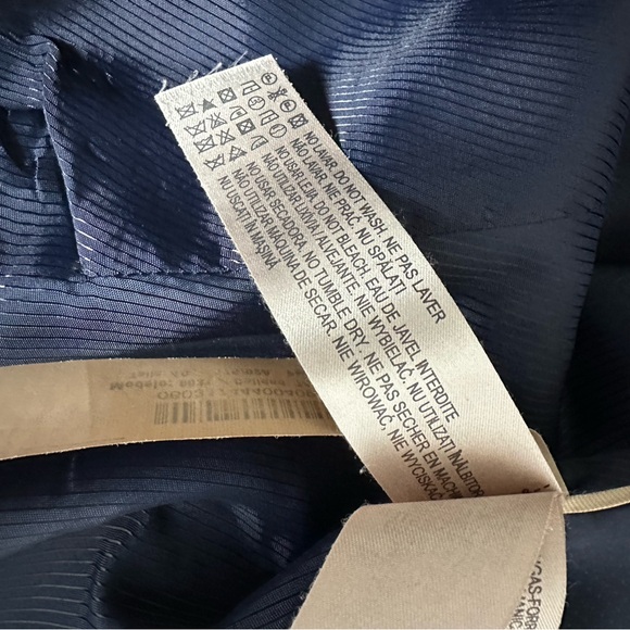 Massimo Dutti Women's Navy Blazer - Picture 6 of 7